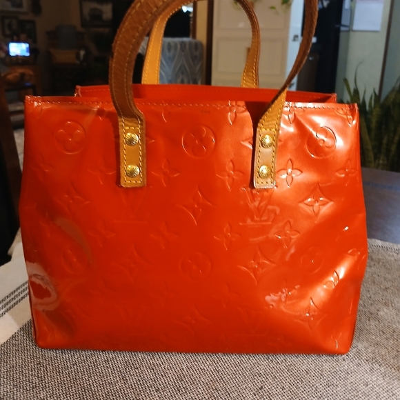 Authentic Louis Vuitton Vernis Red Reade PM M91088 - Picture 1 of 16